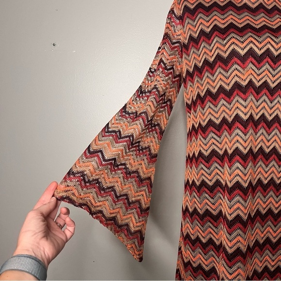 Women's Bell Sleeve Chevron Mod Dress Size Small Boho Vintage Inspired Twiggy - Picture 7 of 13